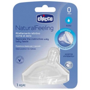 Chicco Natural Feeling normál folyású ferde etetőcumi 0 hó+ 1db doboz