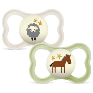 MAM Supreme Night Éjszakai szilikon cumi 16 hó+ 2 db (fehér bárány, zöld paci)